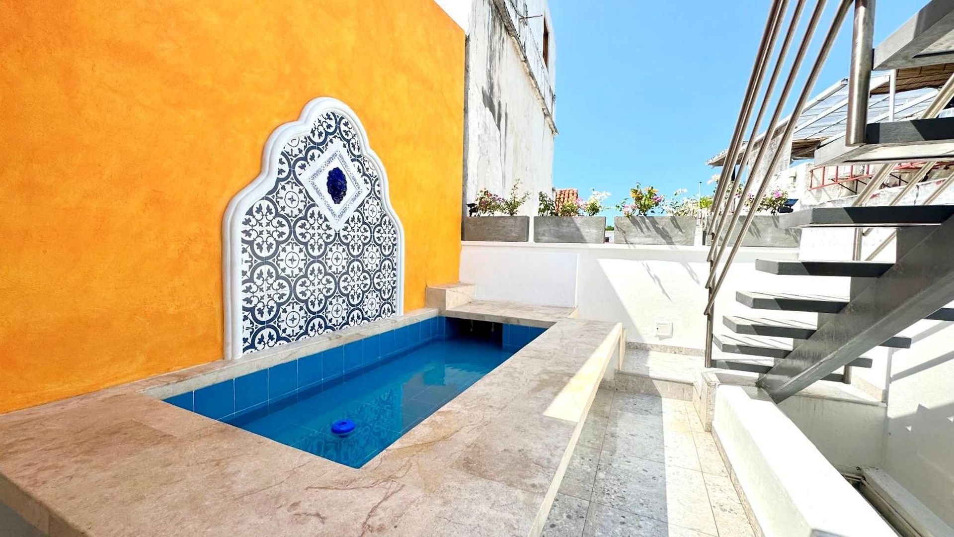 Colonial House - Rooftop-water Lounge - Getsemani Cartagena