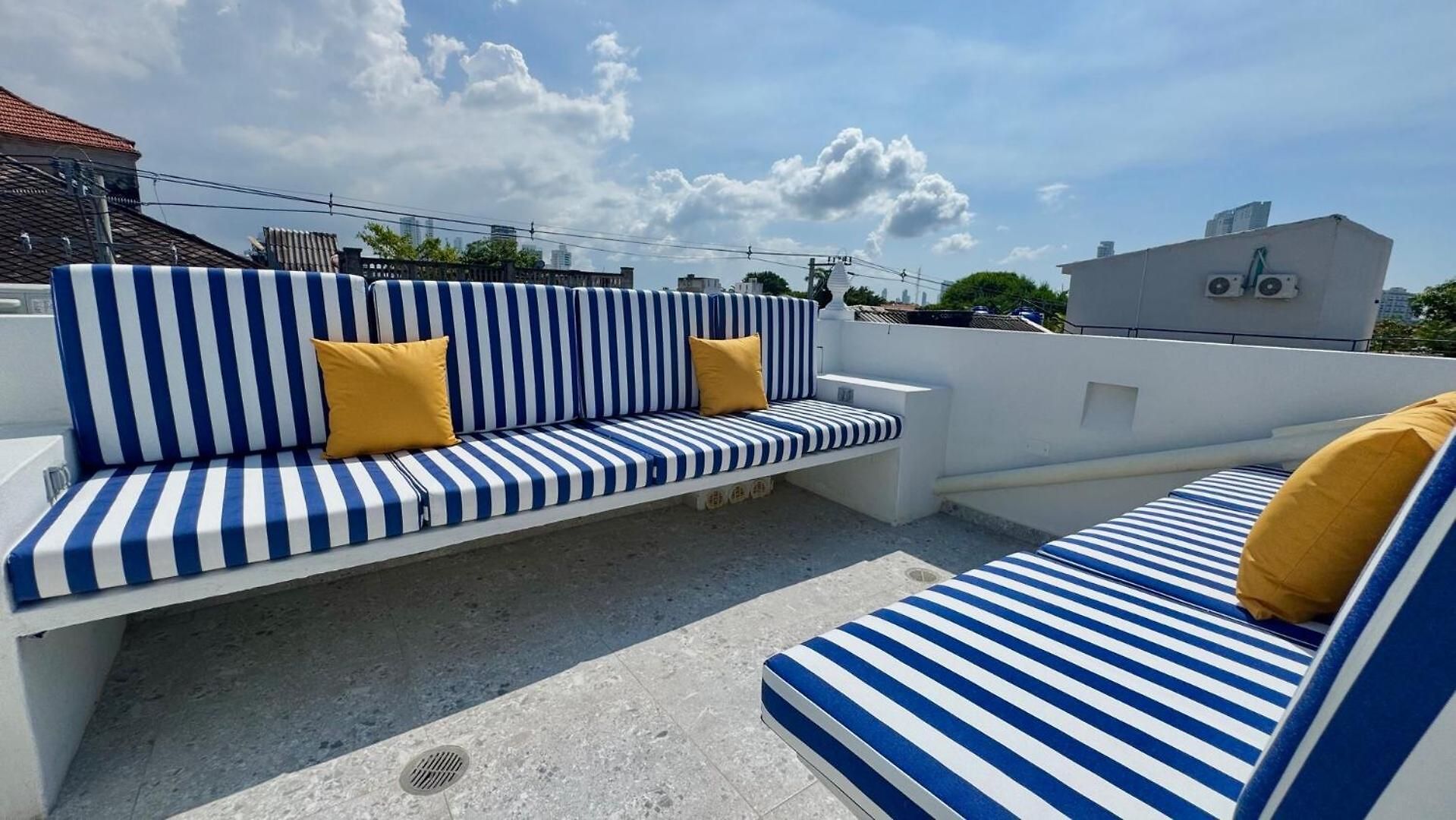 Сasa de vacaciones Colonial House - Rooftop-water Lounge - Getsemani Cartagena