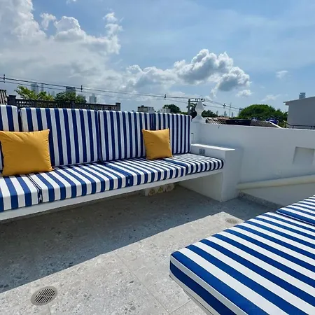 Сasa de vacaciones Colonial House - Rooftop-water Lounge - Getsemani Cartagena