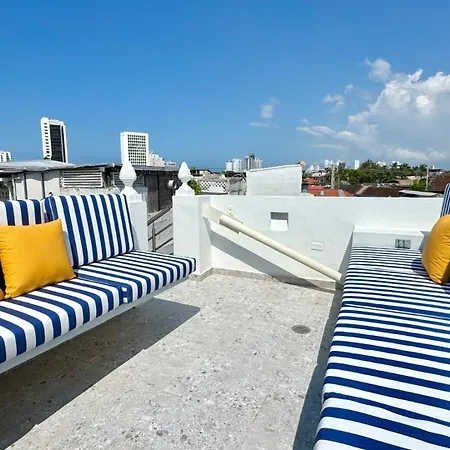 Colonial House - Rooftop-water Lounge - Getsemani Сasa de vacaciones