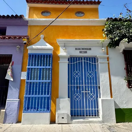 Сasa de vacaciones Colonial House - Rooftop-water Lounge - Getsemani Cartagena