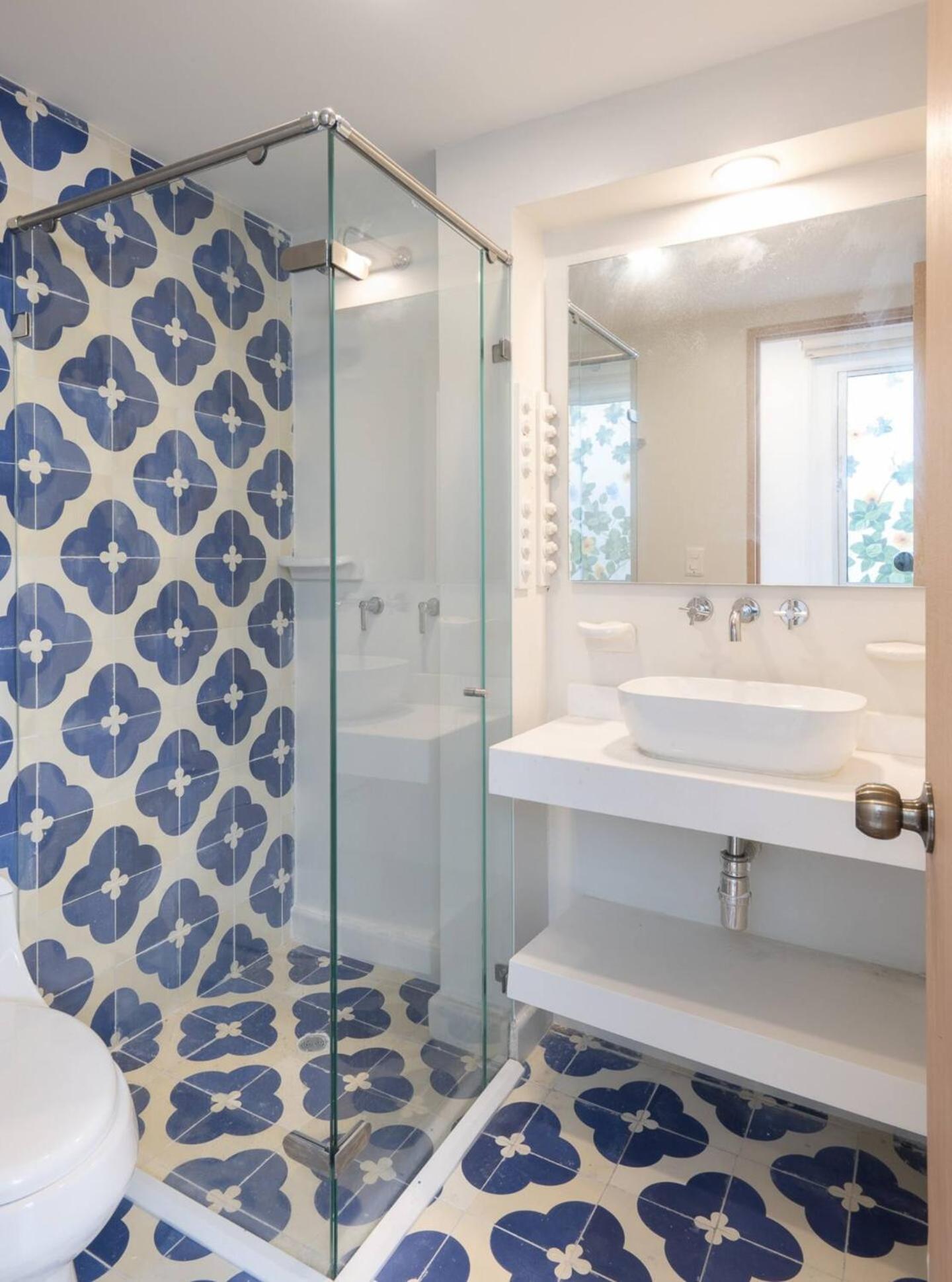 Colonial House Rooftop-water Lounge Getsemani Cartagena